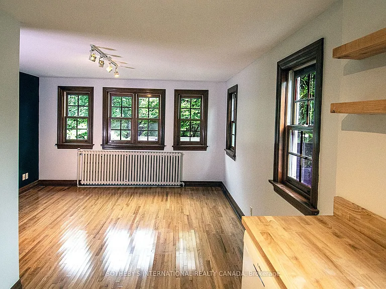 19 Melgund Rd #UPPER — Photo 10