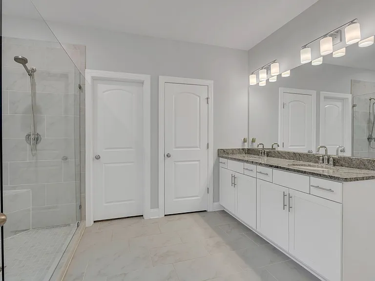 4937 Riverbank Dr — Photo 18