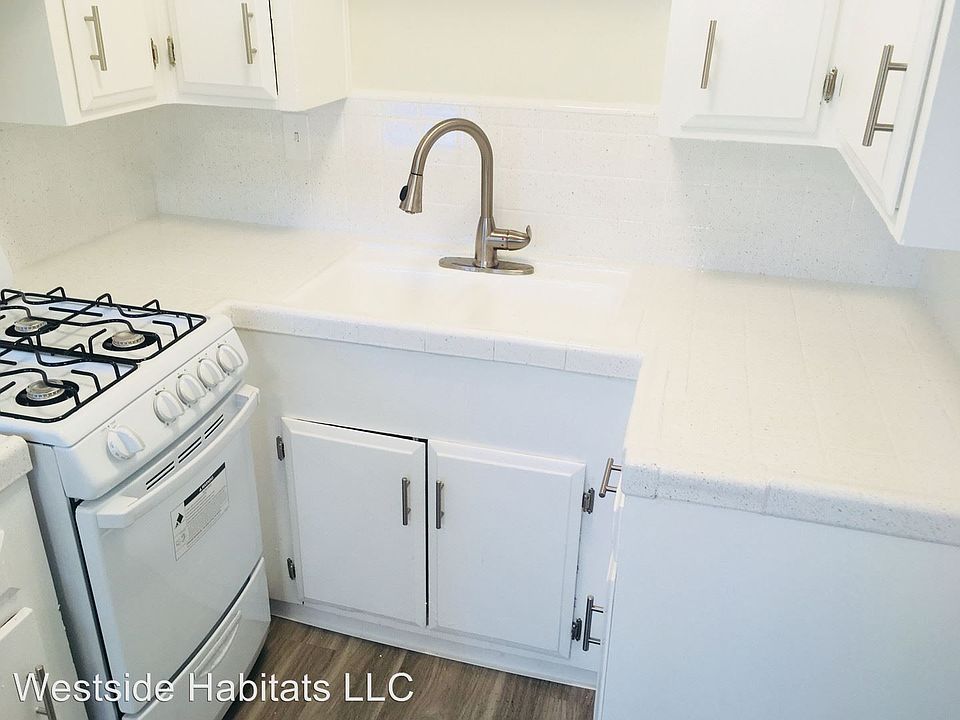 1st image of 24850 Newhall Ave APT 6