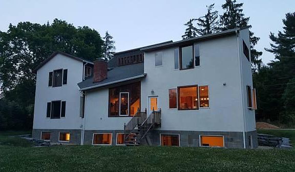 Mezanine level - note the windows all around the apartment