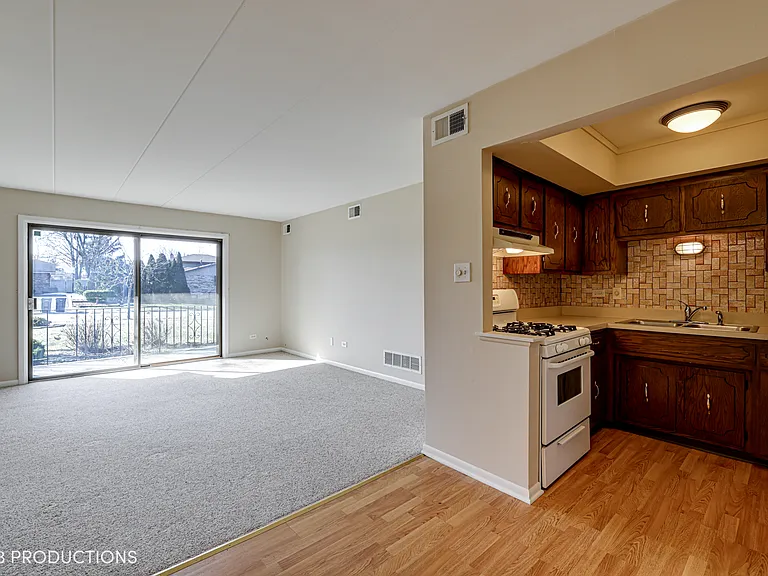 9114 W 140th St #103 — Photo 7