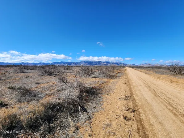 5.24 acres off Old Fort Grant Road #173 & 180, Willcox, AZ 85643