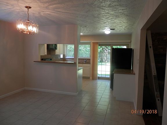 Dinning Room next to Kitchen
