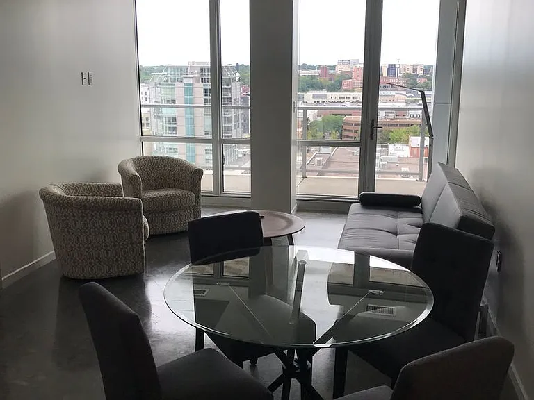404 E College St #1406 — Photo 5