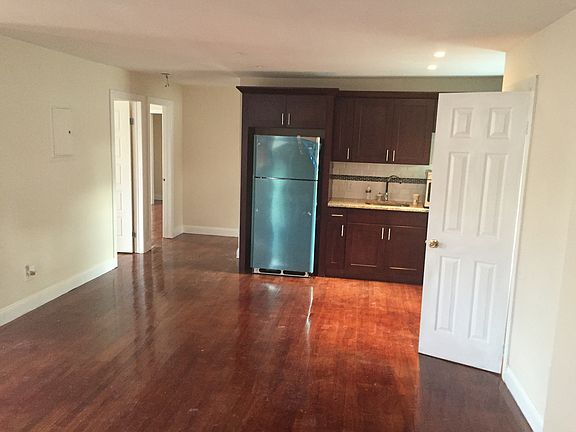 2nd image of 133-05a Farmers Blvd