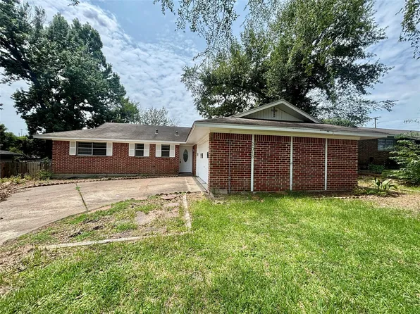 2013 Oaklawn Dr, Conroe, TX 77304