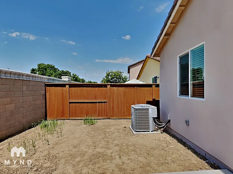 1688 Bullock Dr — Photo 21