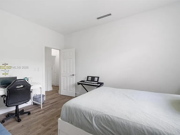 20436 SW 89th Ave — Photo 16