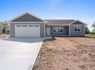 530 Riverview Dr, Berlin, WI 54923