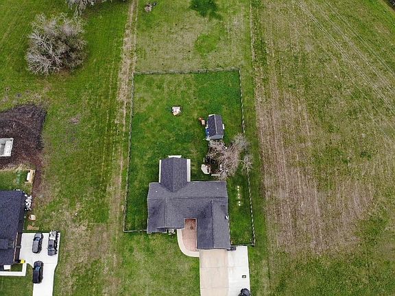 2nd image of 613 Winchester Trl