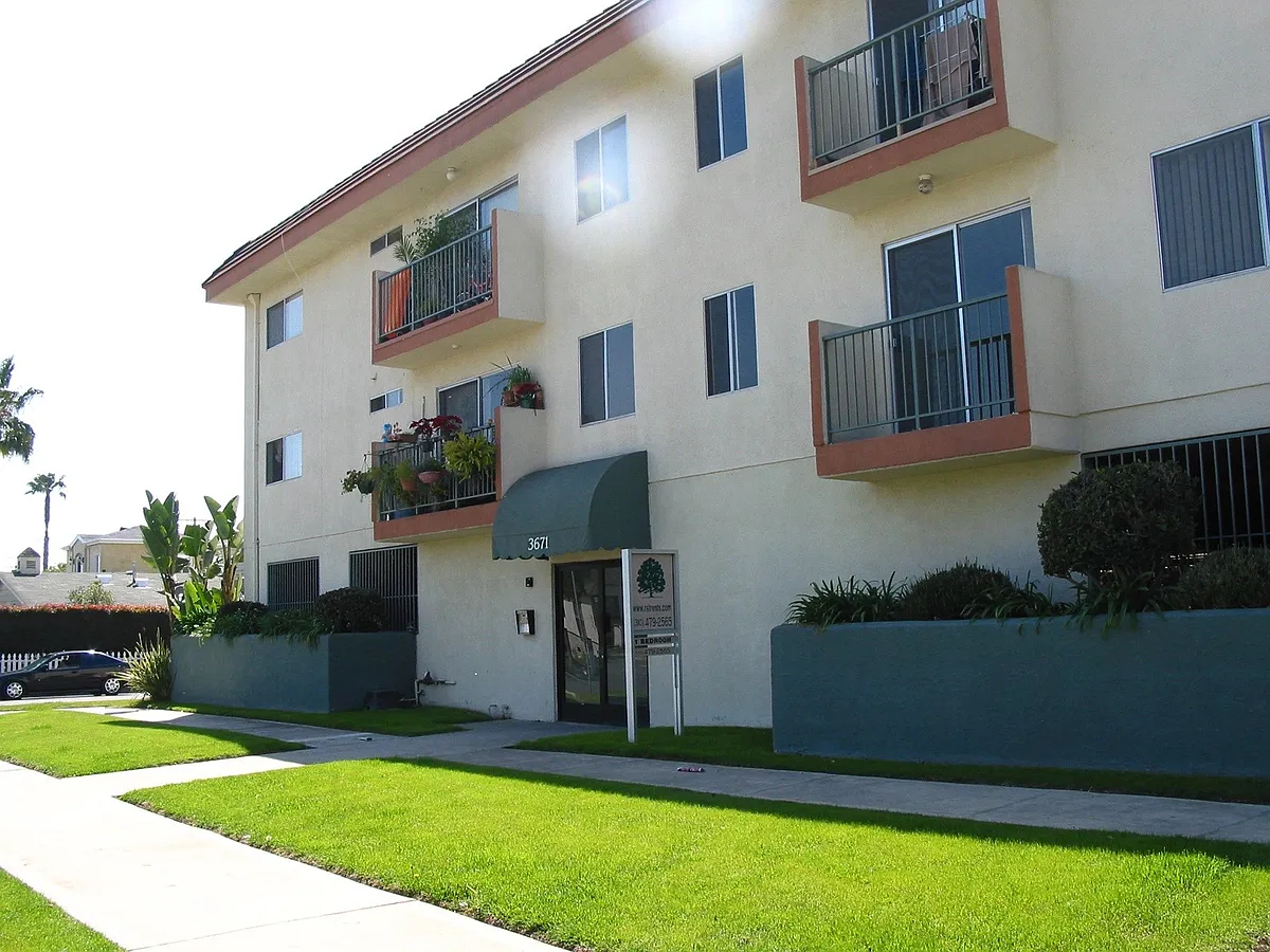 Building Photo - 3671 Veteran Ave #9