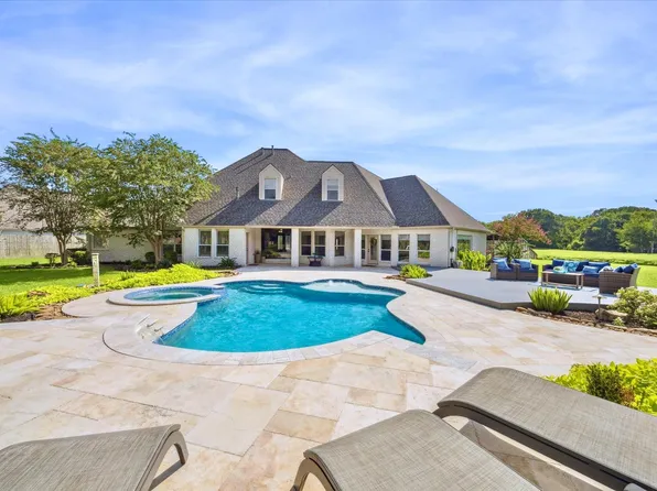 2904 Bridle Path Ln, Friendswood, TX 77546