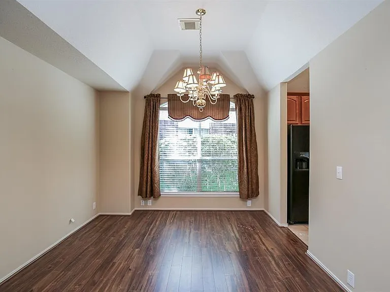 20502 Pioneer Bend Ct — Photo 9