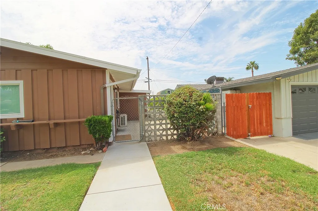 Studio, 1.5 bath, 449 sqft, $2,100 — Photo 3