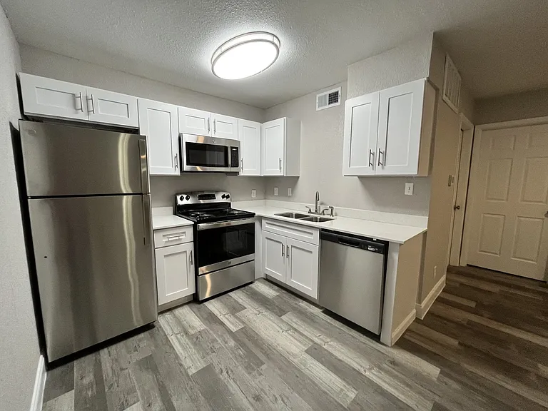 Athens Townhomes — Photo 51