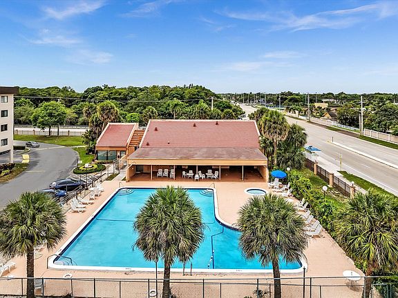 3rd image of 8010 Hampton Boulevard #403