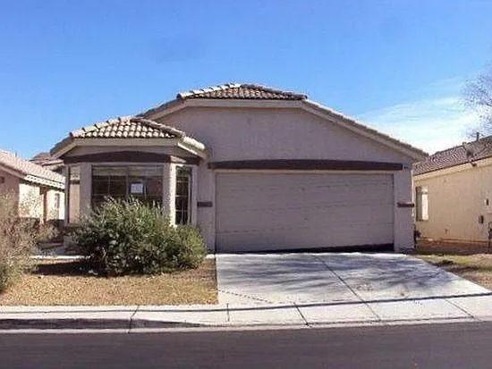 3 bed, 1452 sqft, $1,800 — Photo 2