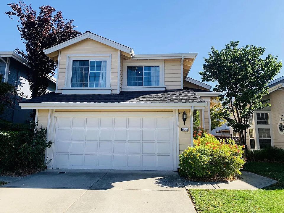 1st image of 34354 Dunhill Dr