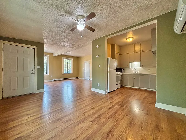 1635 W Pacific Ave #A — Photo 4