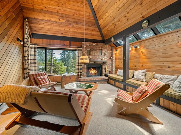 9230 Pinetree Pl, Whistler, BC V8E 0G5
