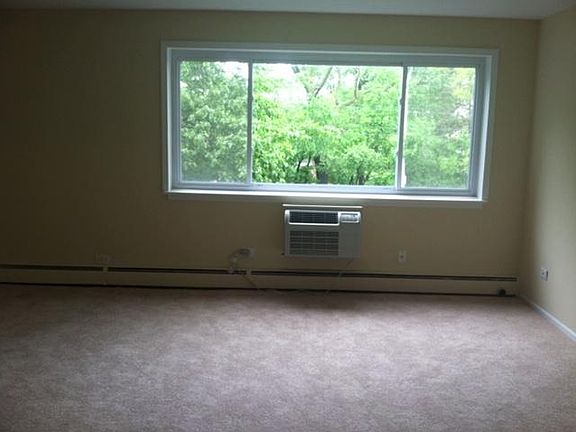 4th image of 8440 Skokie Blvd
