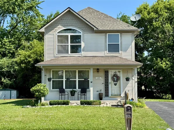 135 Osmun St, Pontiac, MI 48342