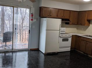 3864 Cottage Grove Rd, Akron, OH 44319