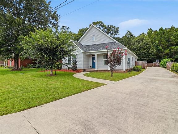 3rd image of 44161 Nicholas Cir