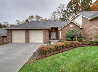 34 Platinum Ct, Johnson City, TN 37604