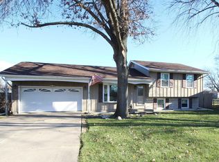 2622 S Saint Agnes Ct, Peoria, IL 61607