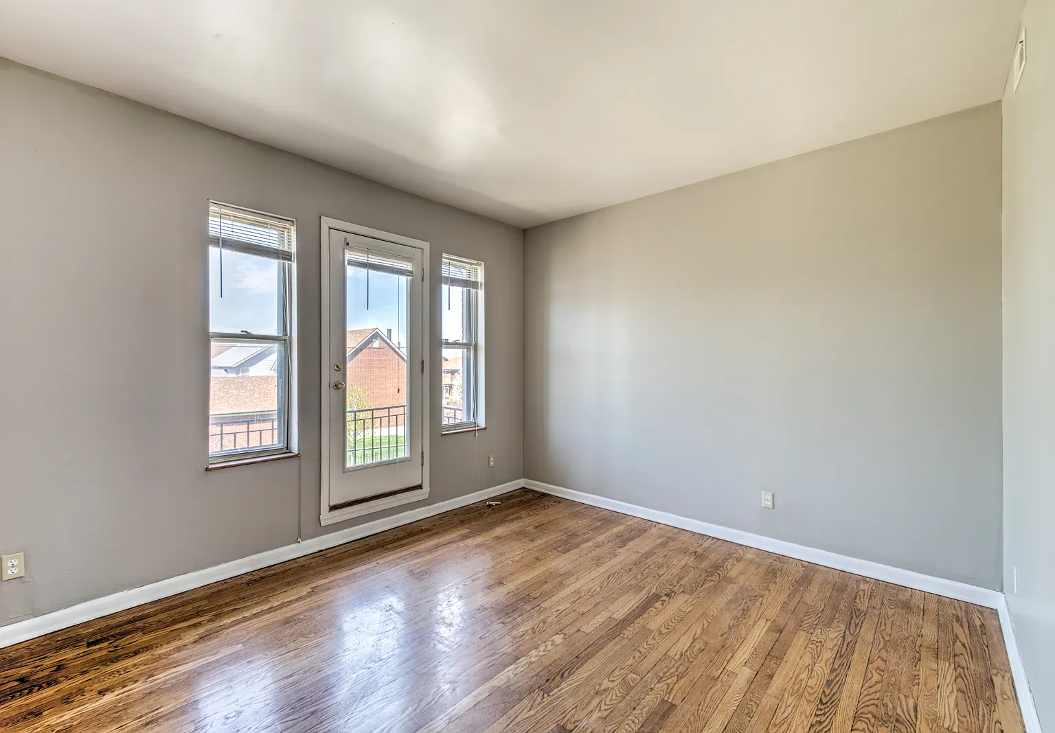 1 bed, 1.0 bath, 550 sqft, $899 — Photo 3