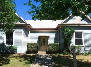 557 Roosevelt Ave, Comfort, TX 78013