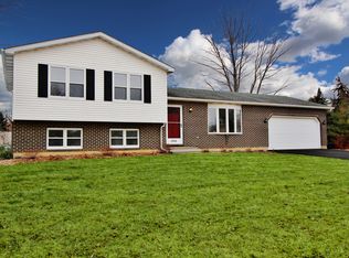 1 Crows Nest Ct, Grayslake, IL 60030