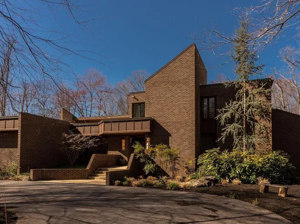 11000 Tara Rd, Rockville, MD 20854