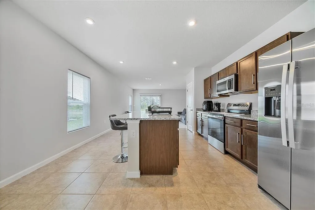3 bed, 2.0 bath, 1491 sqft, $2,000 — Photo 4