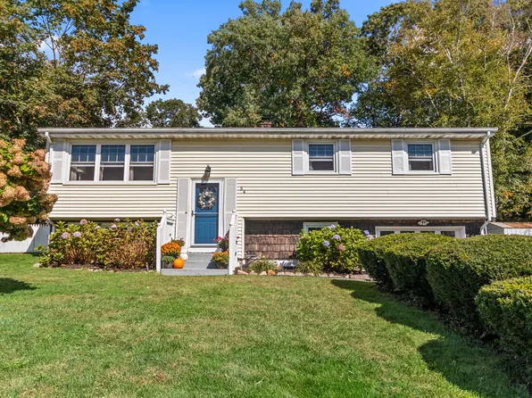 54 Glendale Road, Montville, CT 06370