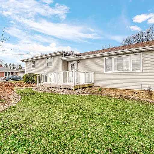 613 E Fairview Dr photo 1