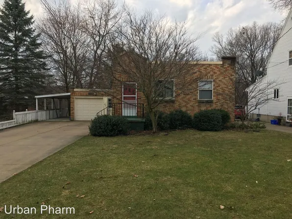 1008 Lamberton St NE, Grand Rapids, MI 49505