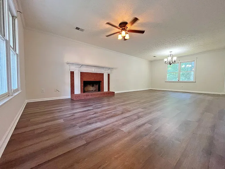 3060 Oak Meadow Dr — Photo 5
