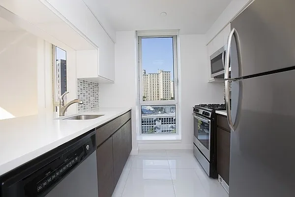 Rented by REAL New York | media 24