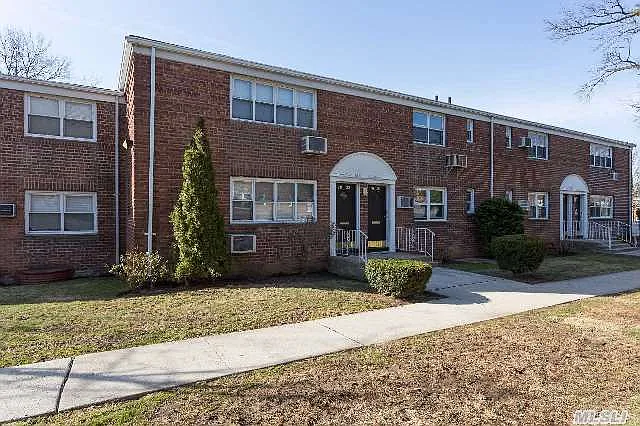 2 bed, 900 sqft, $2,700 — Photo 2