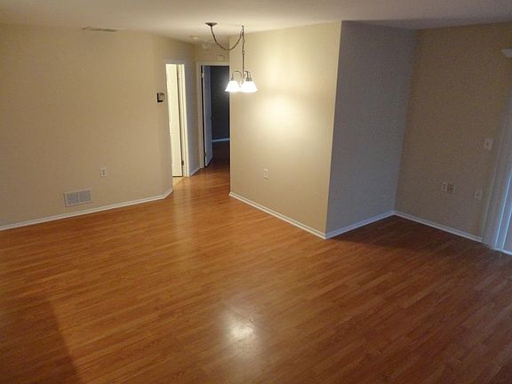 Robbinsville NJ Foxmoor Rental Condo Dining