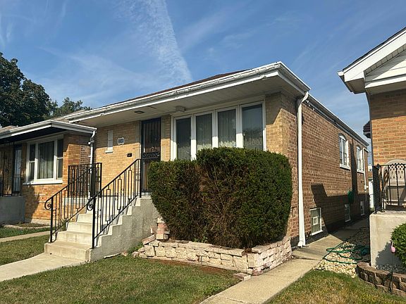 2nd image of 2248 W 80th Pl