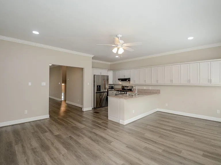 1307 Prospect St — Photo 18