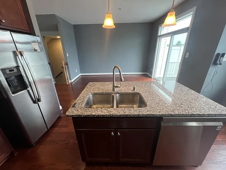 2101 Saint Josephs Dr — Photo 9