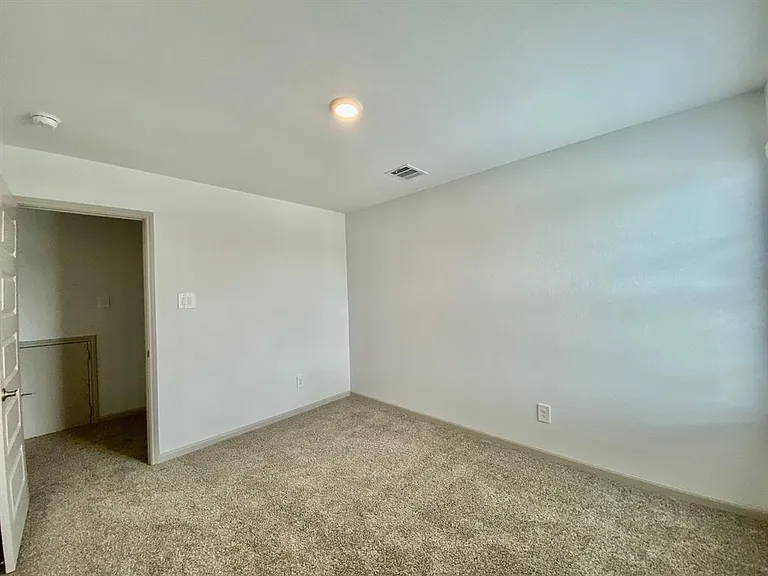 1515 Wells Manor Ln — Photo 15
