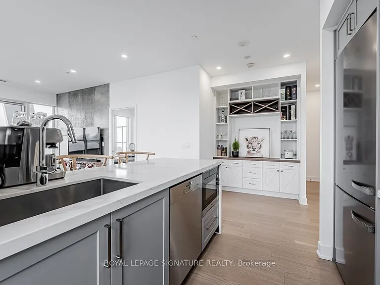 20 Shore Breeze Dr #LPH05B — Photo 8