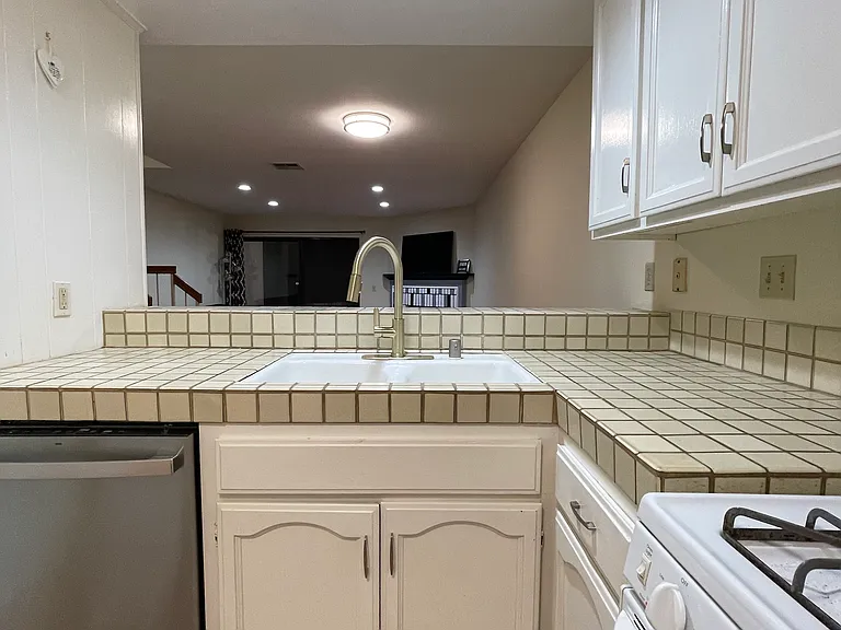 230 Kauai Ln — Photo 24