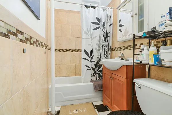 Rented by Compass | media 7
