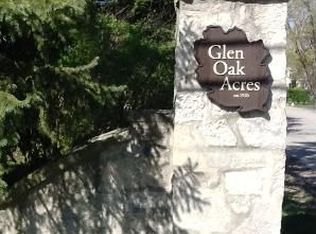 901 Kings Ln, Glenview, IL 60025